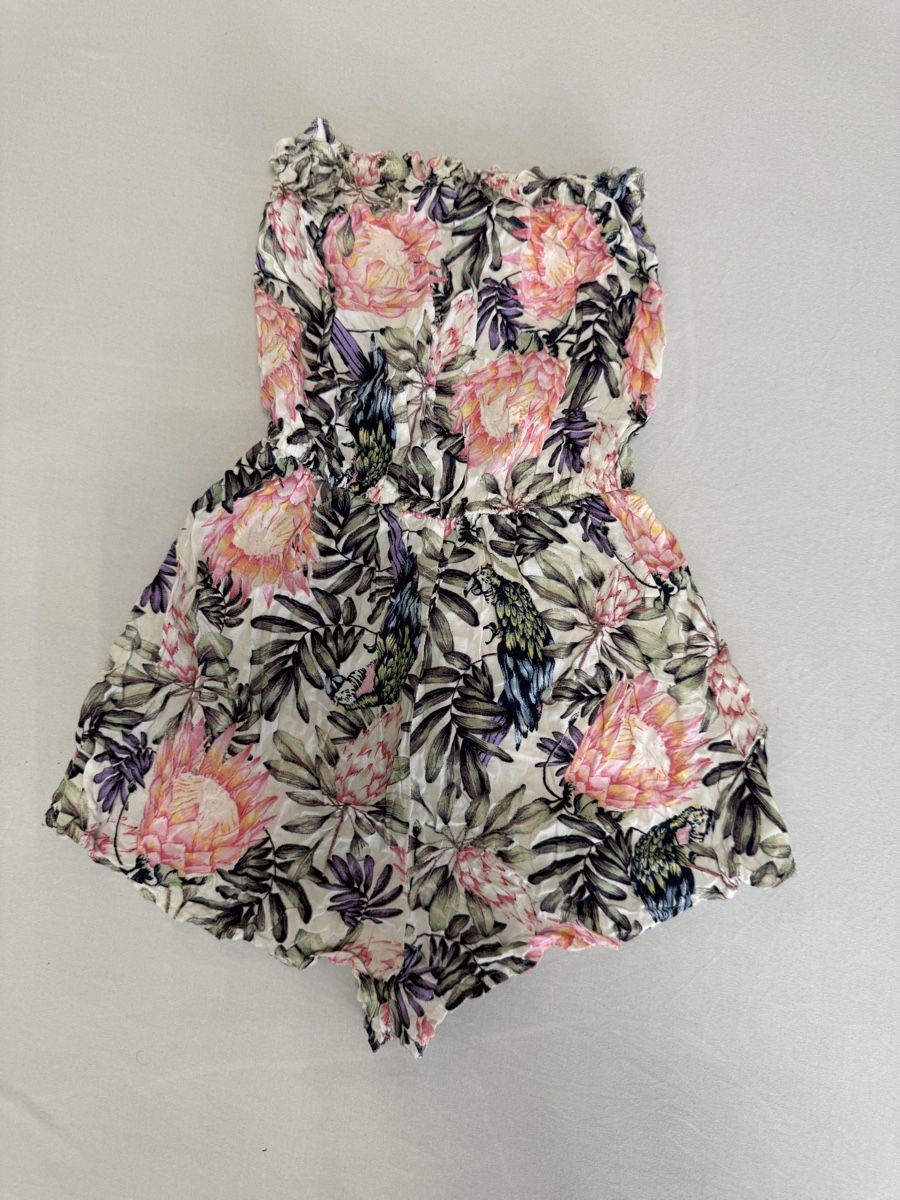 H&M Tute: GEBLUEMTER KURZER JUMPSUIT GR. 34 – Usato da Winterthur venduto da fij_f65r 1