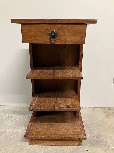 Comodini: Table d'appoint ou table de chevet en bois – Usato da Genolier venduto da Mamati3