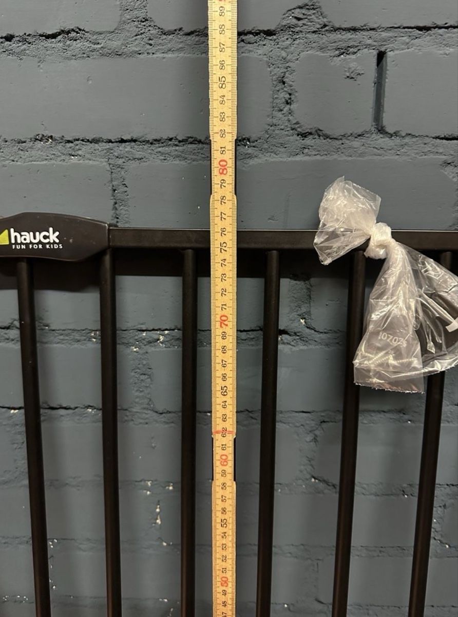 Tutto per la sicurezza: Hauck Treppenschutzgitter 75 - 80cm schwarz – Usato da Hägendorf venduto da neon09 1