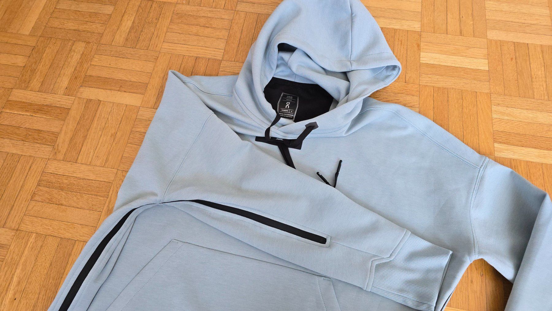 Maglioni & Felpe: On Running Hoodie Damen Gr. S  Kapuzenpullover – Usato da Wallisellen venduto da theblacksheep 5