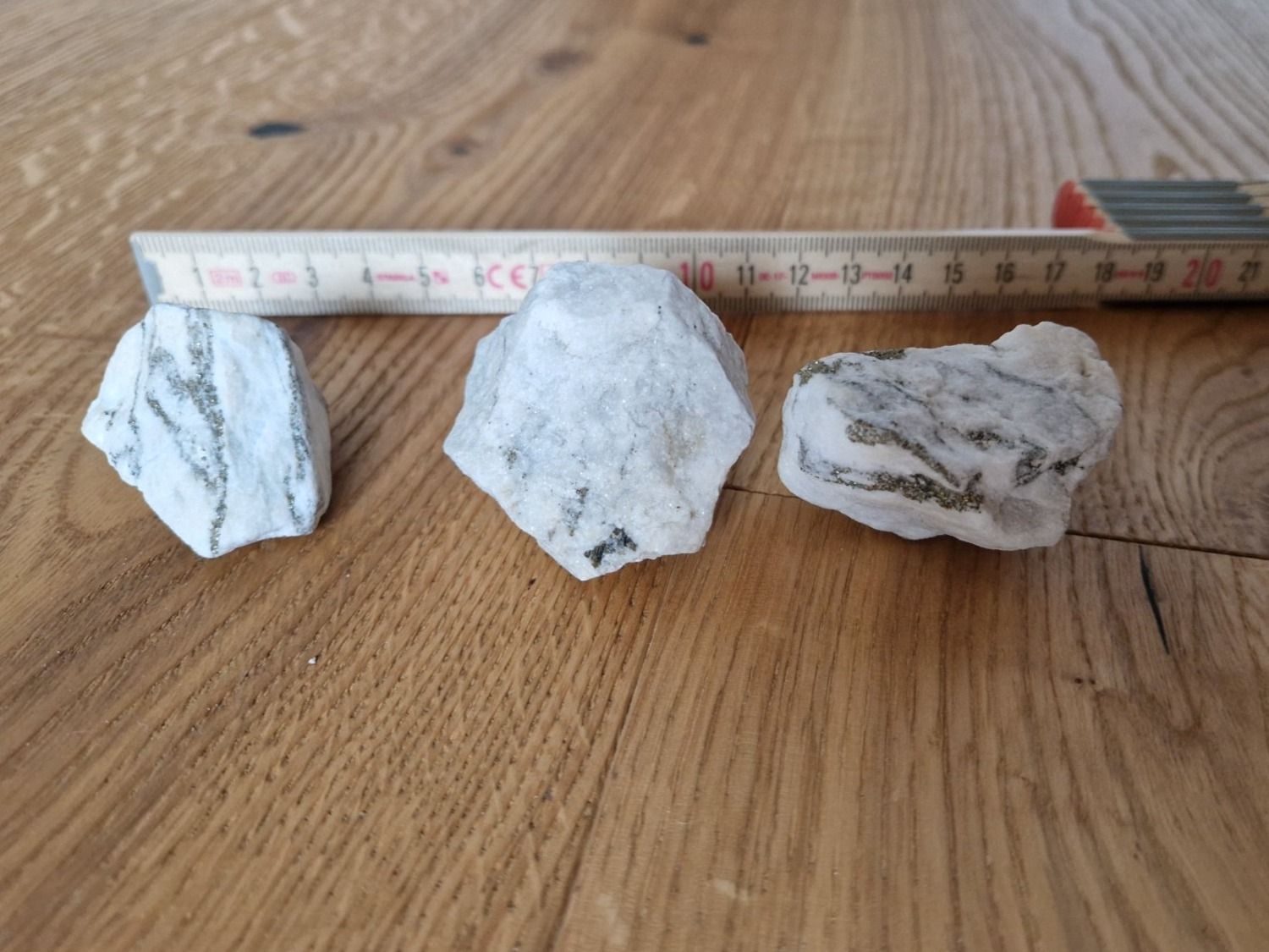 Minerali & Pietre curative: Lot de 3 pyrites du Binntal – Usato da Vuadens venduto da adrien8