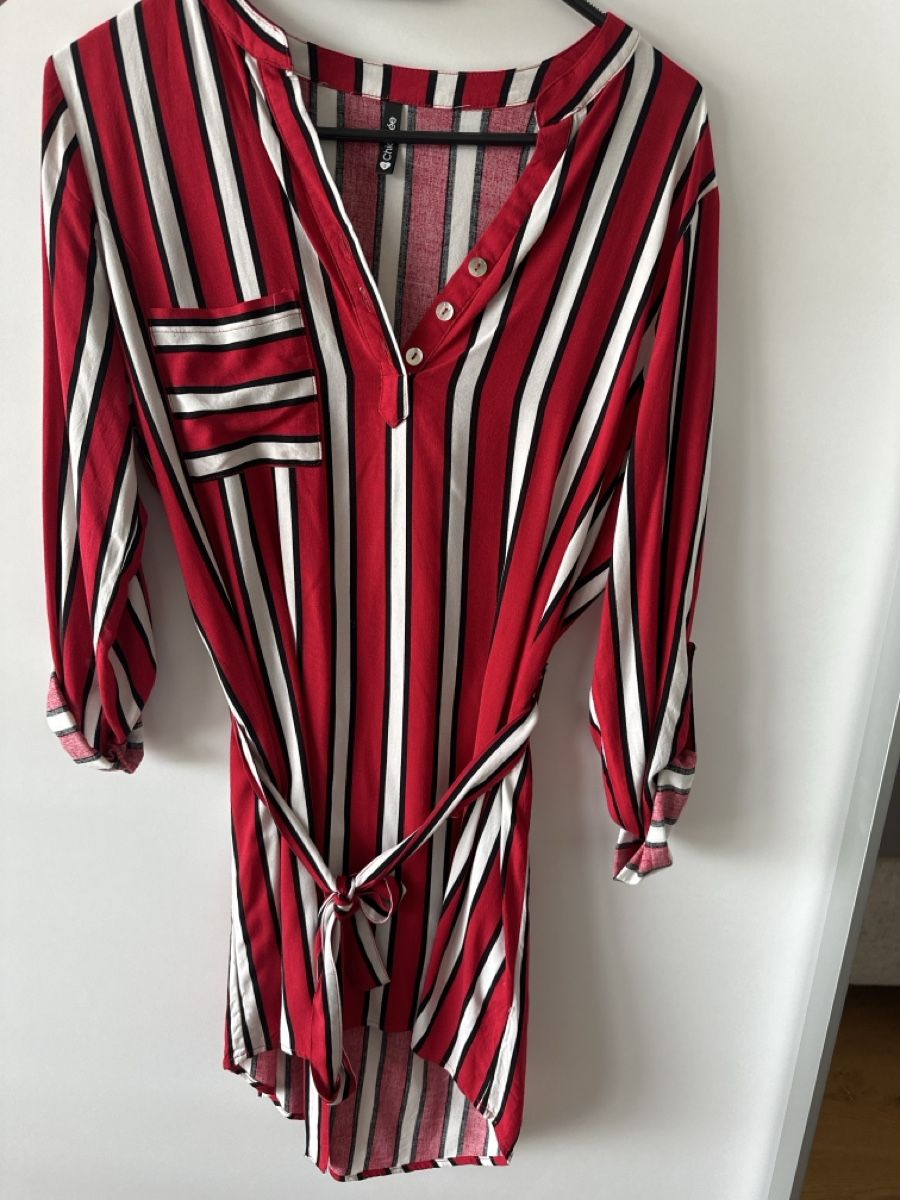 Kleider: Wunderschönes Rot/weisses Kleid Gr. S – Neu (gemäss Beschreibung) aus Diepoldsau von Sonne14
