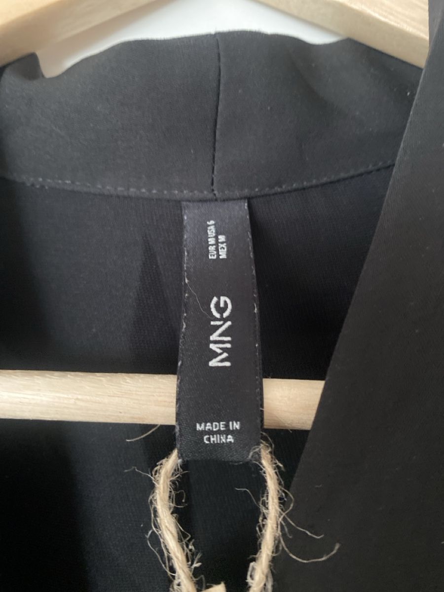 Mango Robes: Wickelkleid schwarz Grösse M Mango – D'occasion à Alpnach Dorf par melbb 1