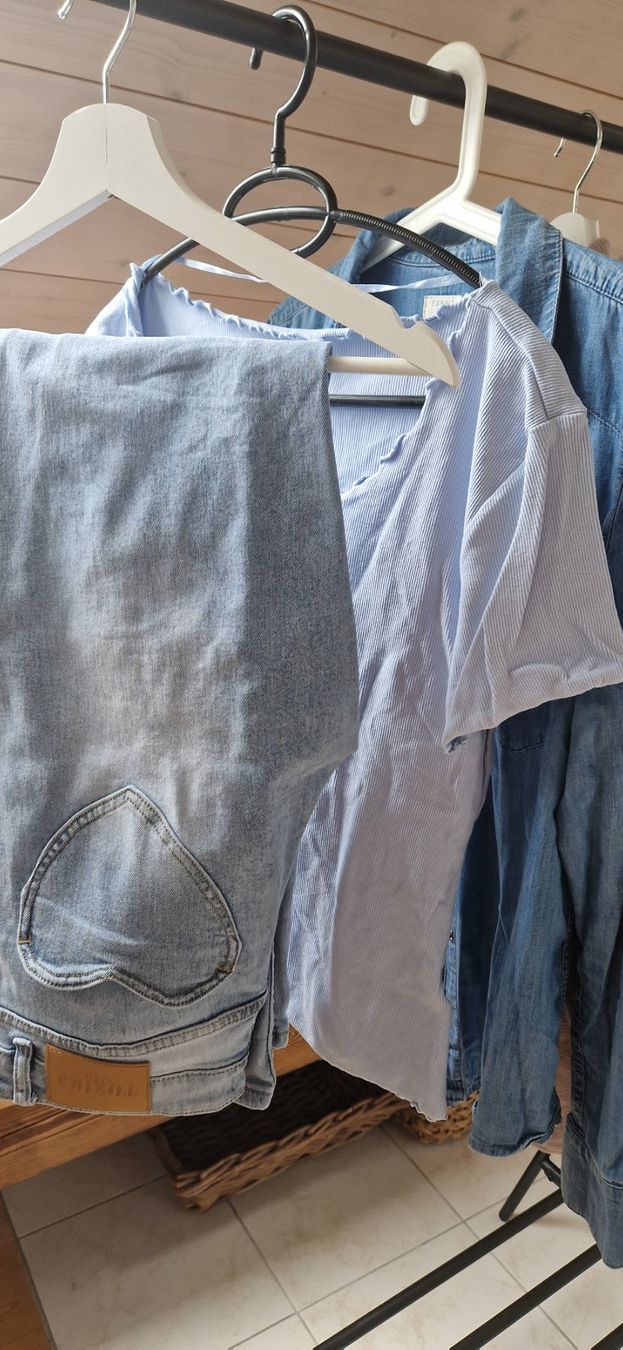 Lotti di vestiti: Kleiderset blau/beige Gr. L – Usato da Boniswil venduto da Cfischer0 1