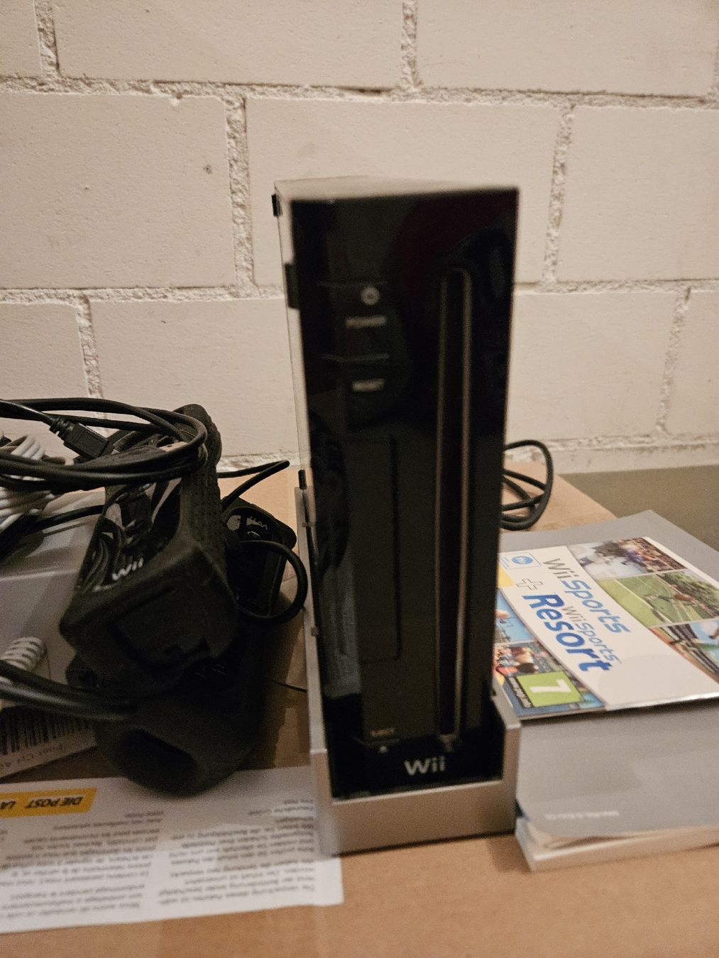 Nintendo Console: Nintendo Wii - Konsole - Inkl. Sensorleiste & 2x Controller – Usato da Wallisellen venduto da Sv3Be_ 2
