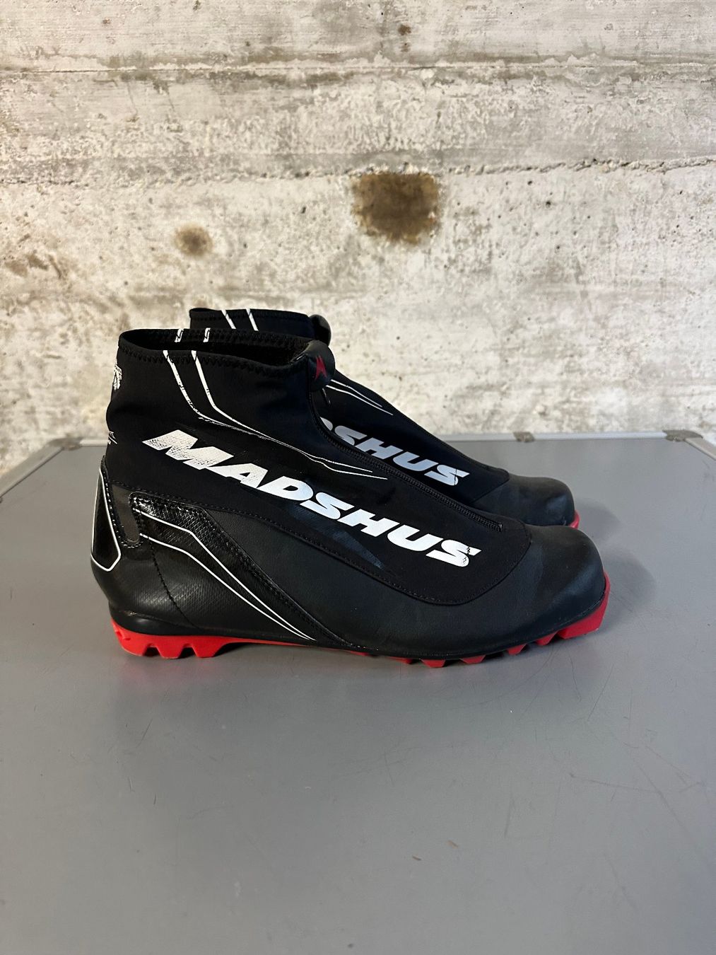 Madshus Scarpe da uomo: Madshus Klassisch Langlauf Schuhe Gr. 46 – Usato da Emmenbrücke venduto da karkarkar