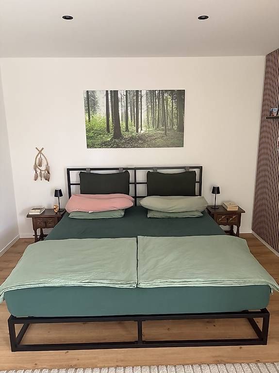 Betten: Bettgestell inkl. Lattenrost 180x200cm – Gebraucht aus Zuzwil SG von LauraBesselaar 1