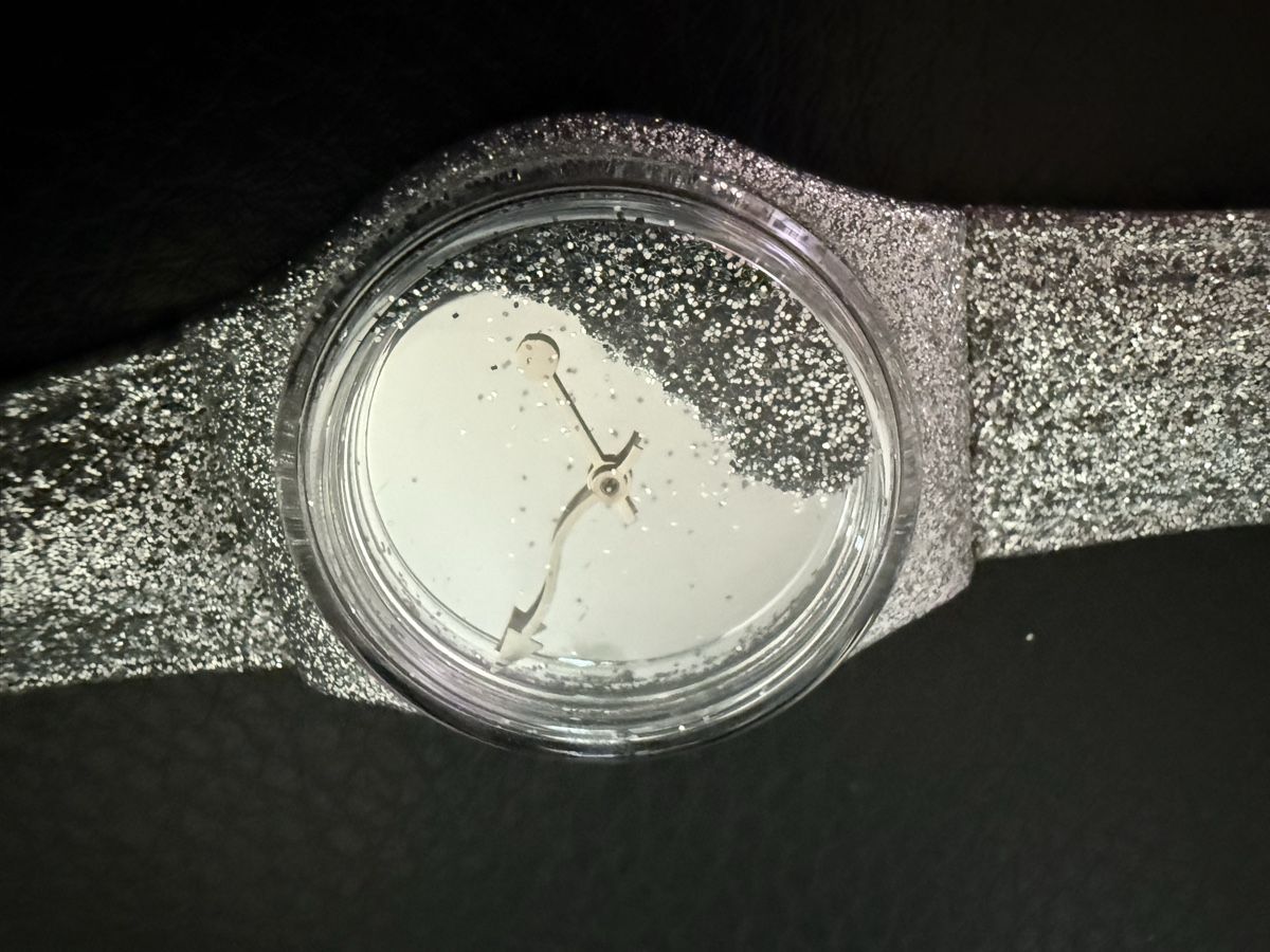 Swatch Uhren: Swatch Uhr mit Glitzer Armbanduhr – Gebraucht aus Goldach von Donpancho 6