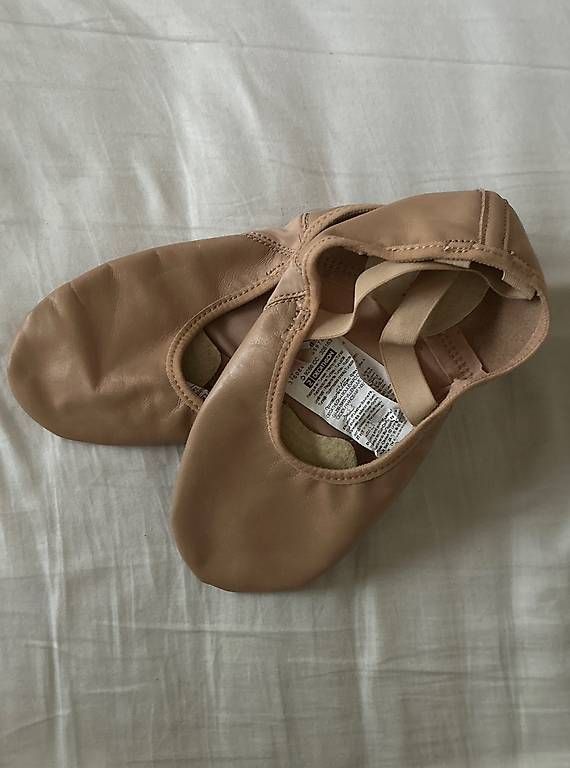 Scarpe da donna: Ballerines décathlon demi pointes taille 39 – Usato da Montreux venduto da dan_g5wm
