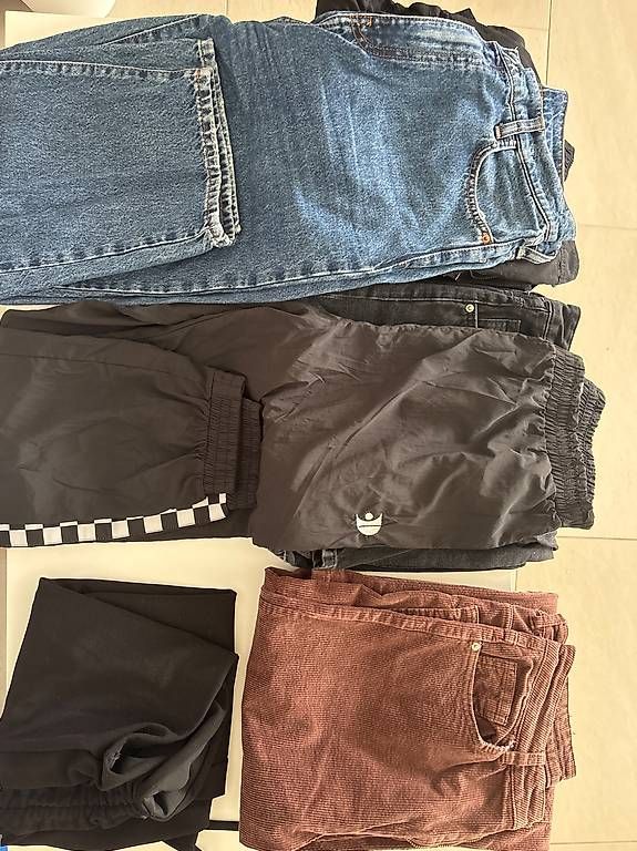 Lots de vêtements: Hosen Set – D'occasion à Schötz par laura_829 3