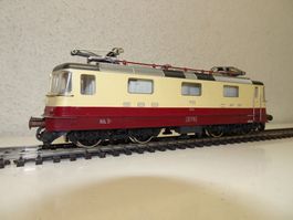 Fleischmann Lokomotive SBB 11156 TEE Re 4/4 HO (14)