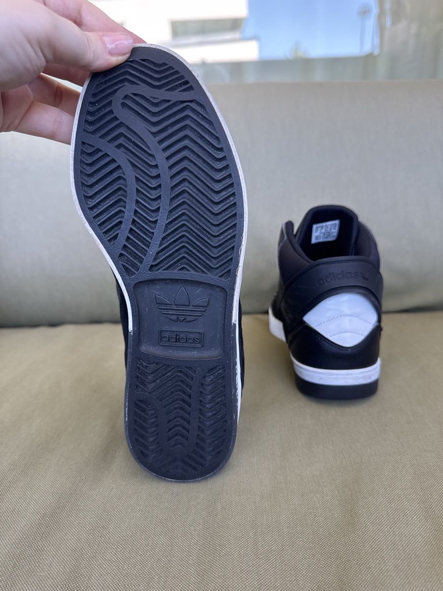 Adidas Scarpe da uomo: Adidas Brooklyn Nets High-Tops, Size 39 1/3 – Nuovo (secondo la descrizione) da Berneck venduto da E_ZLK 2