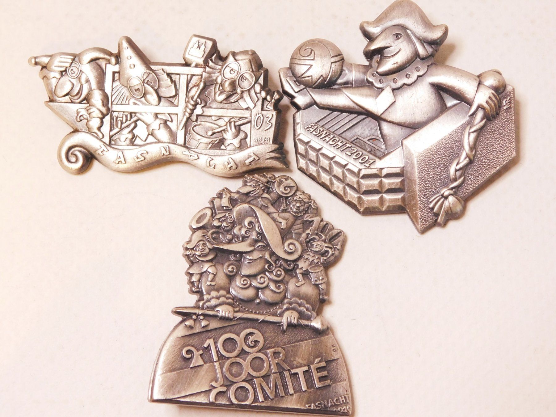 Basler Placchette & Badge: Fasnachts-Plaketten Sammlung Jahre 2000er – Usato da Emmenbrücke venduto da Neverlaand-22 1