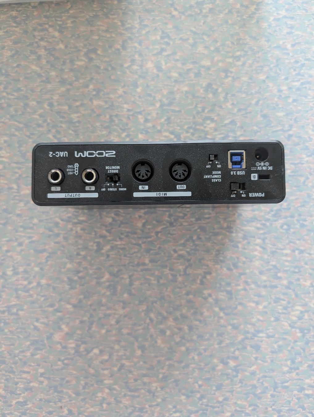 Convertitori: Zoom UAC-2 USB 3.0 Audio Interface – 2 In / 2 Out – Usato da Zug venduto da Smilezone 3