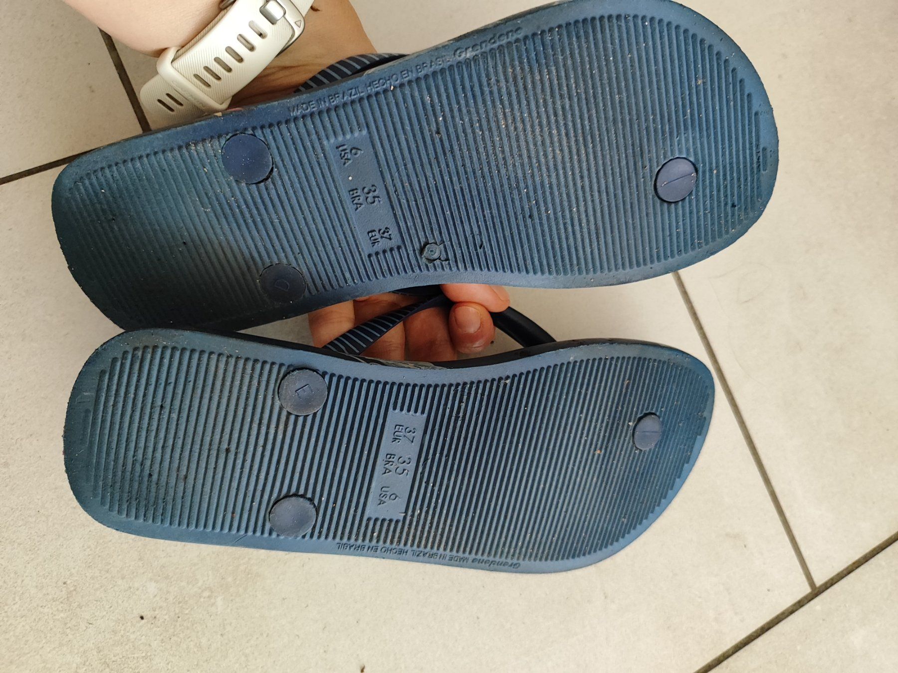 Ipanema Chaussures femmes: Ipanema Flipflops tropical Gr. 37 – D'occasion à Seon par Mandes1 1