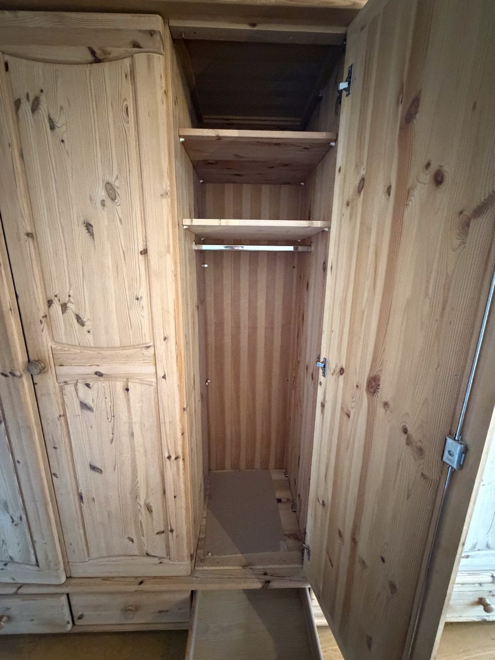 Armadi: Armoire en bois massif – Usato da St. Sulpice venduto da Littleman-04 5
