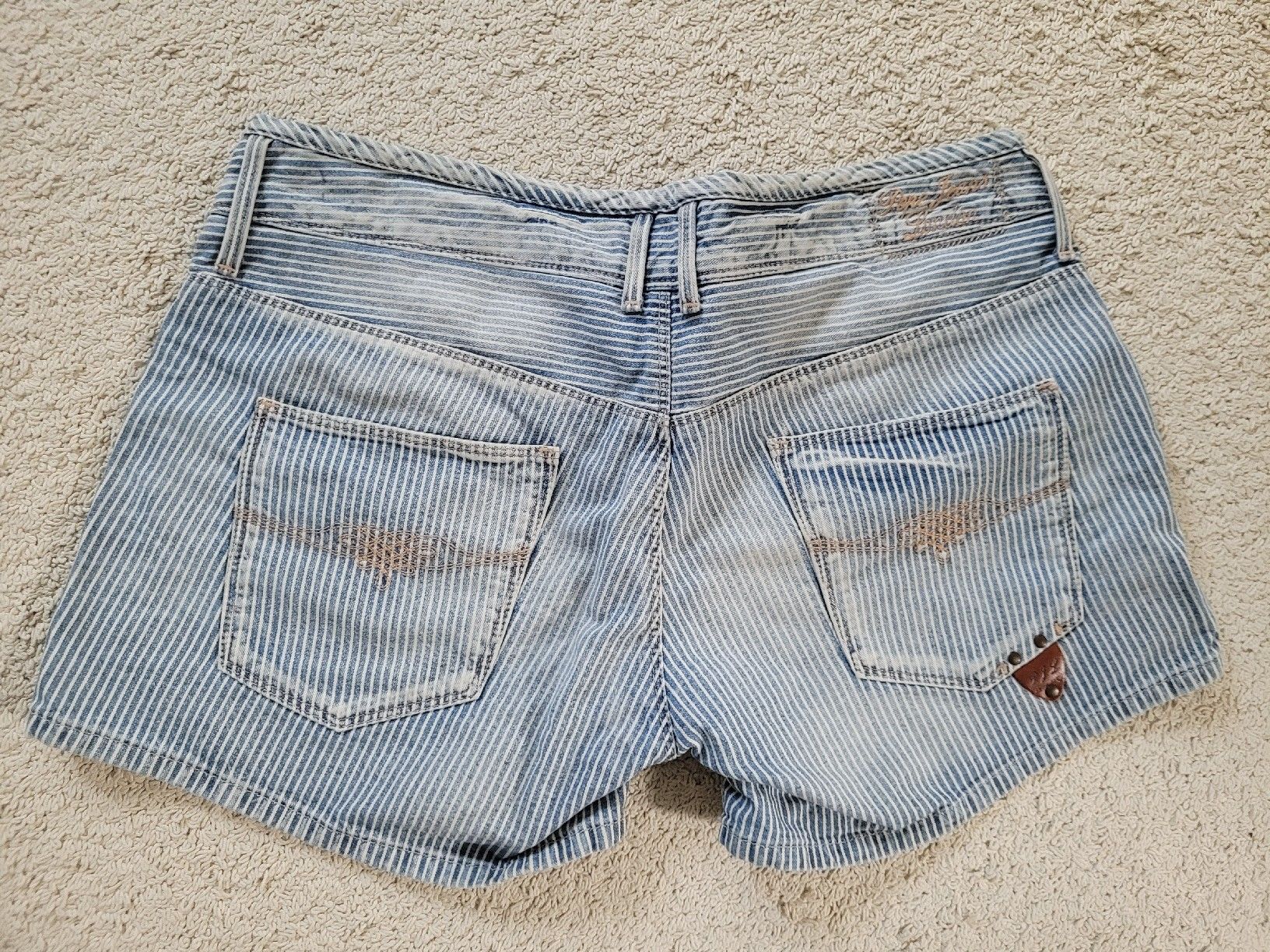 Pantaloni: Sommer Shorts Gr. W31 – Usato da Bünzen venduto da Milly32 1