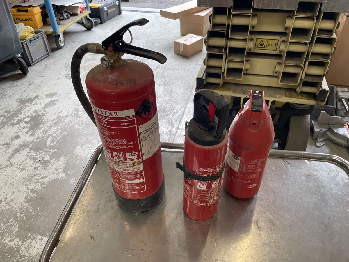 Estintori: Feuerlöscher – Difettoso da Flaach venduto da Binz