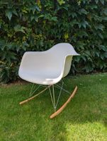 Schaukelstuhl - Similar to Eames RAR Rocking Chair