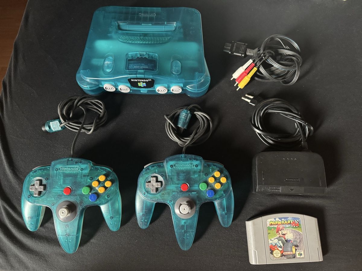 Nintendo Konsolen: Console Nintendo 64 bleue turquoise + Mario Kart – Gebraucht aus Lausanne von sauvezretrogames 1