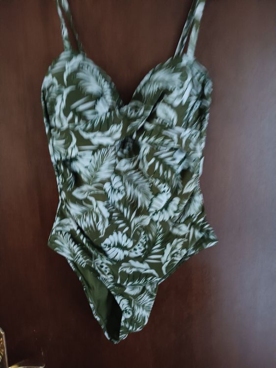Maillots de bain & Bikinis: Schöner Badeanzug mit Blattmuster, Grösse 40 neu – Neuf (Voir description) à Stansstad par leoni66
