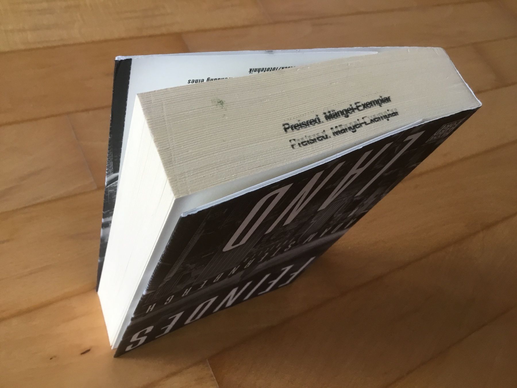 Bücher: Adam Sternbergh - Feindesland - Thriller - – Gebraucht aus Kerzers von Georges3210 3