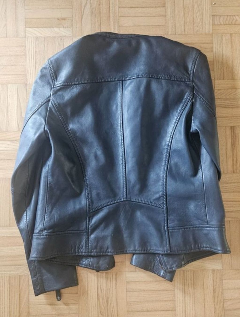 Massimo Dutti Vestes: Massimo Dutti Lederjacke Grösse S/XS – D'occasion à Zürich par sof_f2ts 1