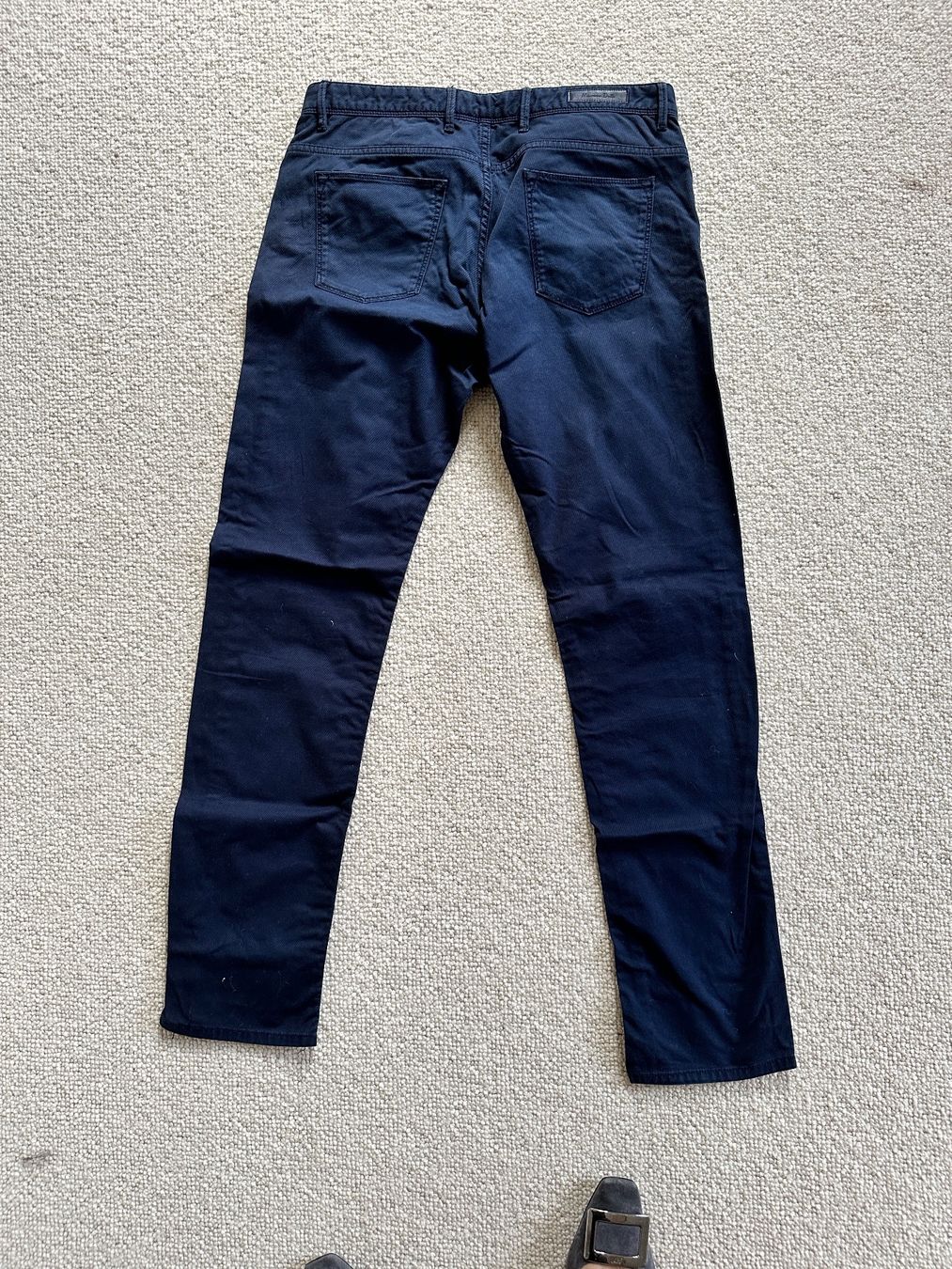 Pantaloni: Dunkelblaue Massimo Dutti Hose – Usato da Zürich venduto da Koska 2