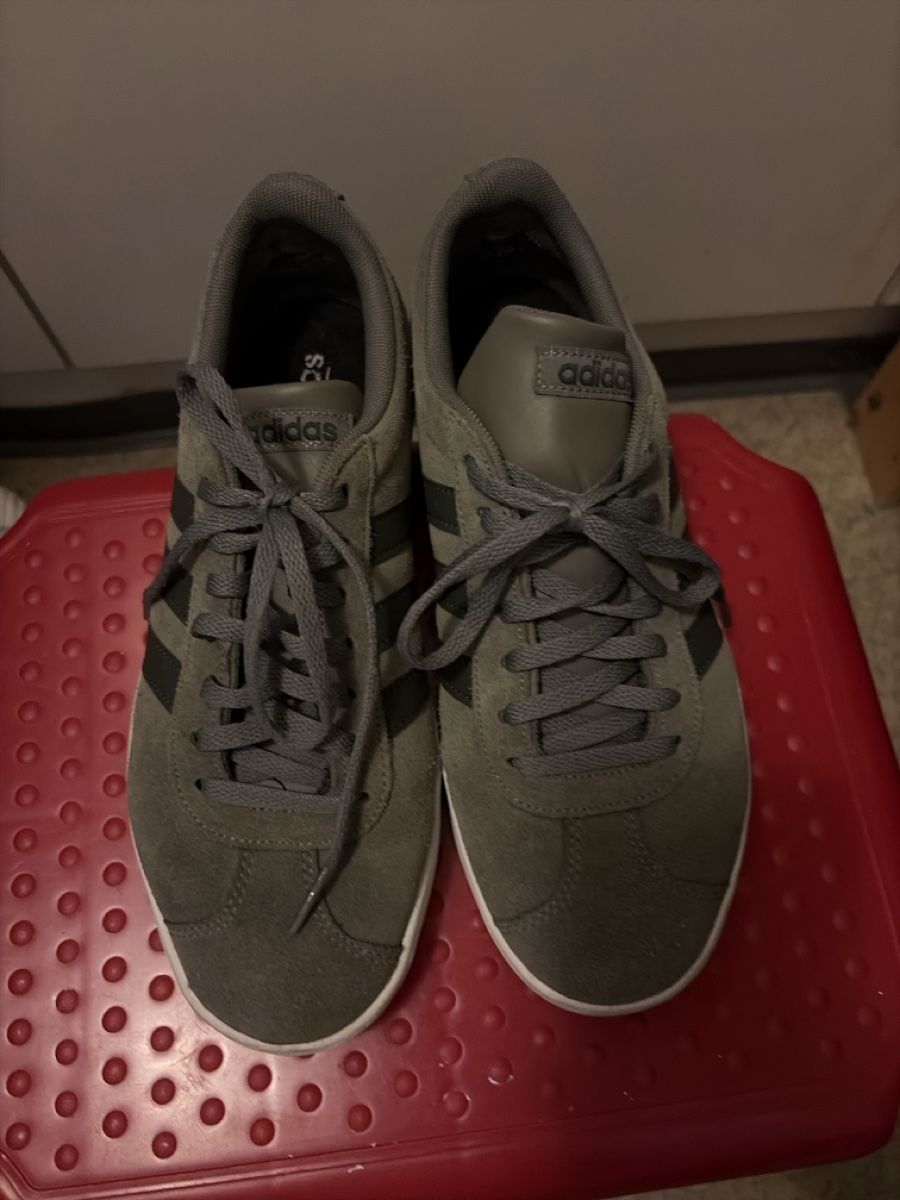 Adidas Scarpe da uomo: Adidas Schuhe – Usato da Olten venduto da edona_muslija 1