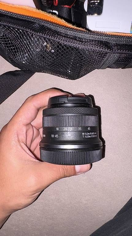 Appareil photo: Canon EOS R50 mit Objektiv – D'occasion à Niederuzwil par koz_s822 2