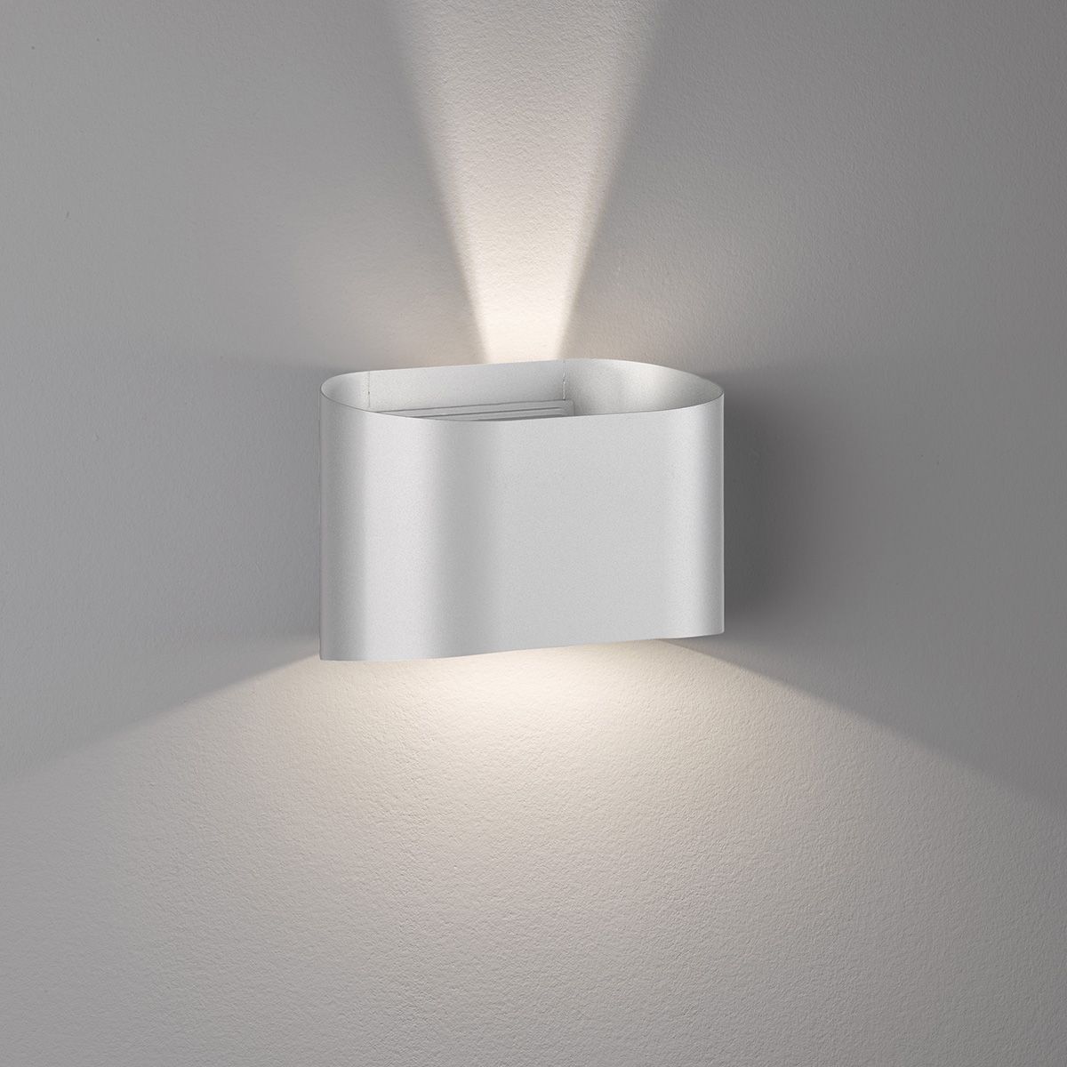 Lampen: LED Wandleuchte, 18 cm x 12 cm, IP44 – Neu (gemäss Beschreibung) aus Kreuzlingen von Smart-Light 1