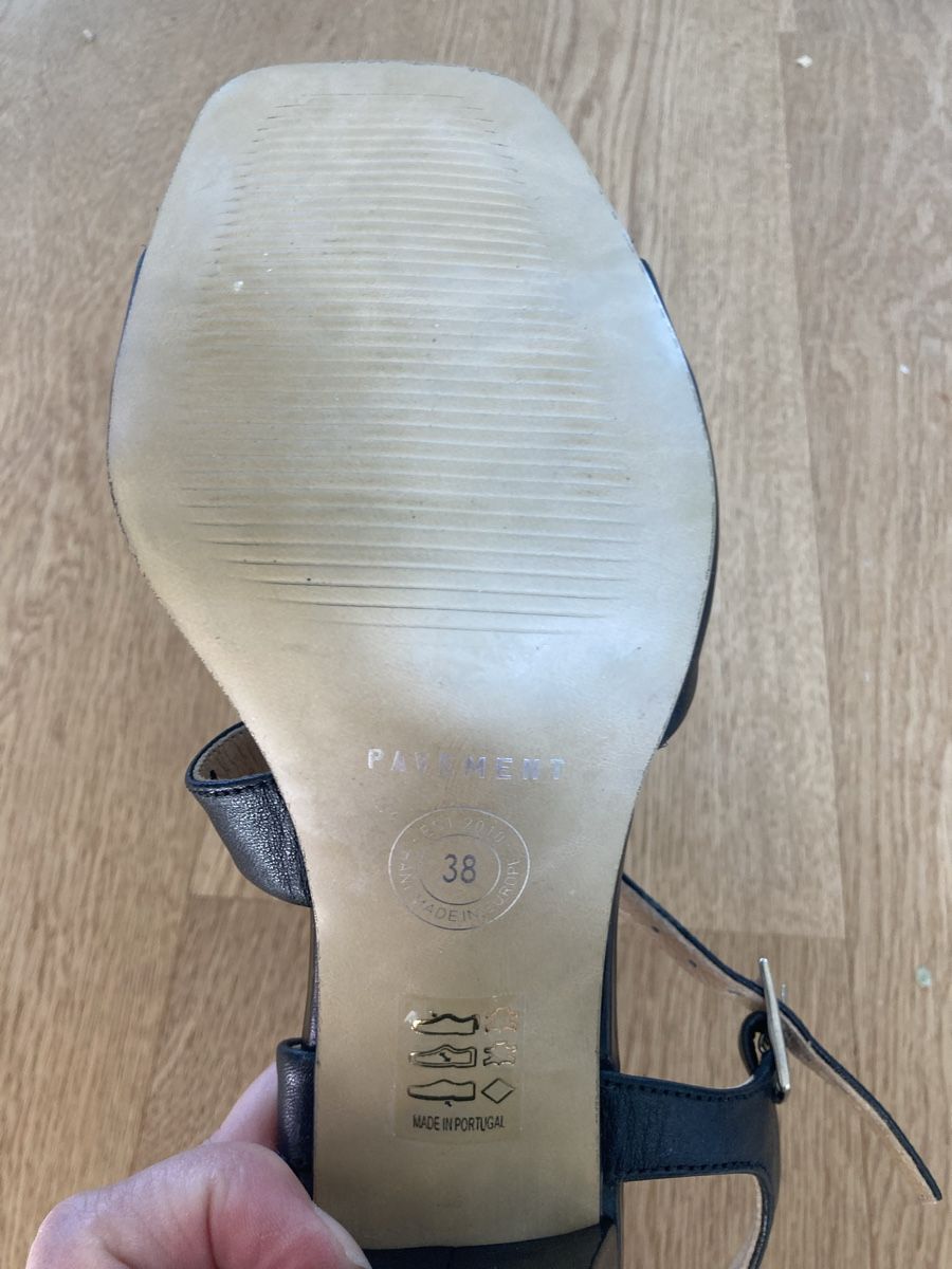 Damenschuhe: Sandalette, Marke Pavement, neu, Grösse 38 – Neu (gemäss Beschreibung) aus Binningen von kku01 2