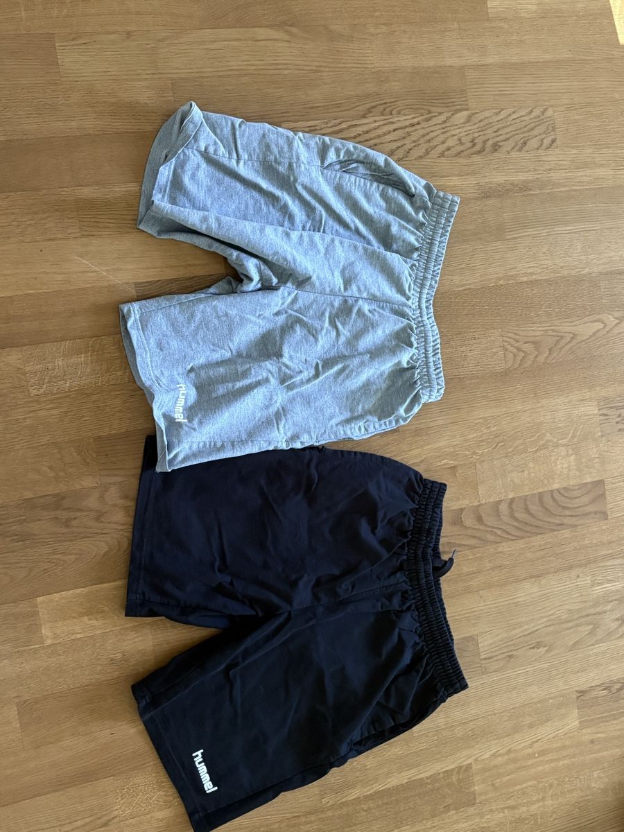 Hummel Lotti di vestiti: Hummel Bermuda Hosen – Usato da Gümligen venduto da cir_75ch 2