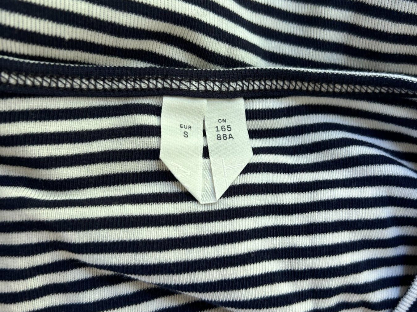 Arket T-shirts: Arket T-Shirt – Neuf (Voir description) à St. Gallen par look-twice 4