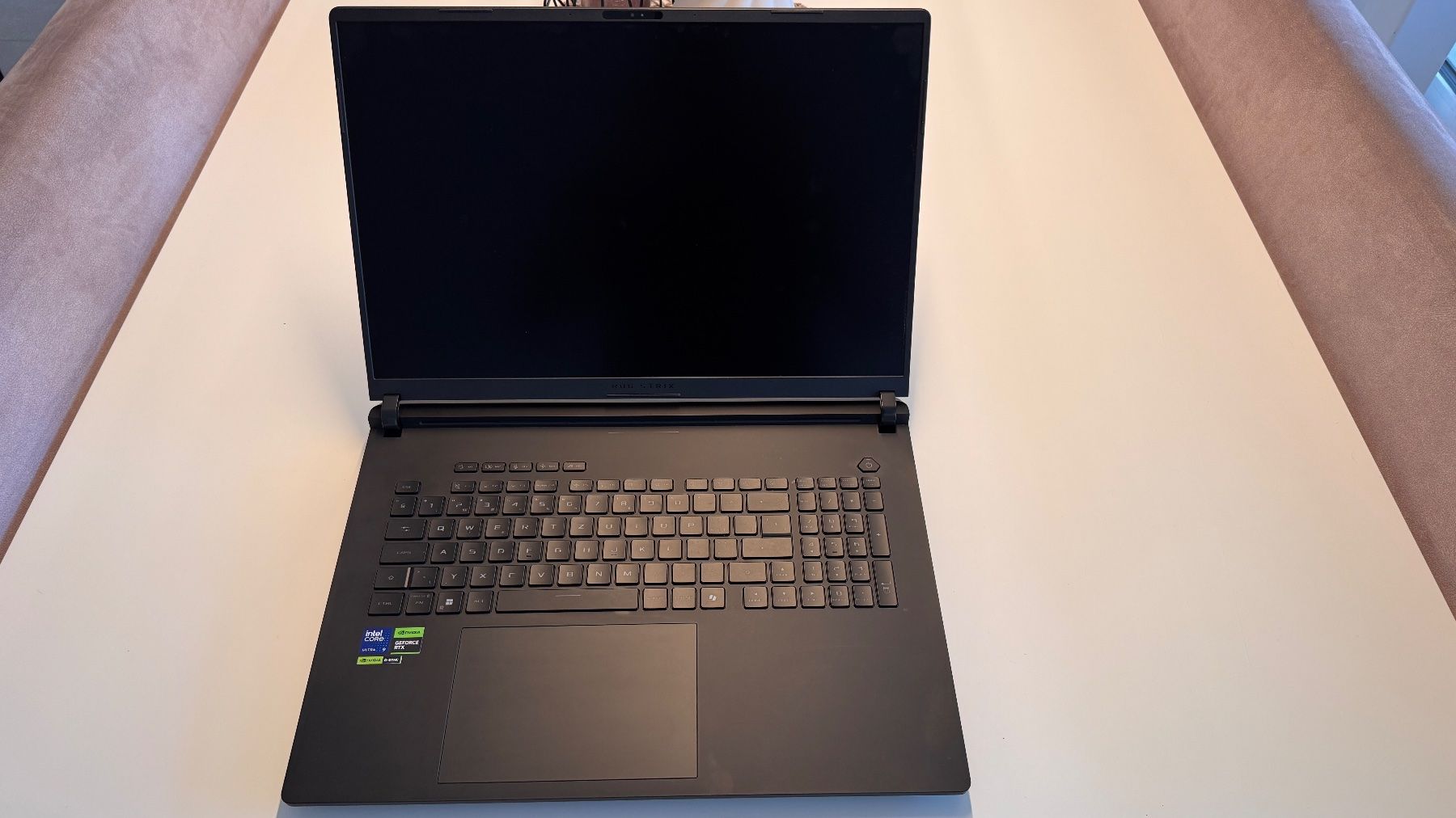 Asus Notebook: ASUS ROG Strix Scar 18 RTX 5080 - Gaming Notebook – Usato da Triesen venduto da Honeybatcher