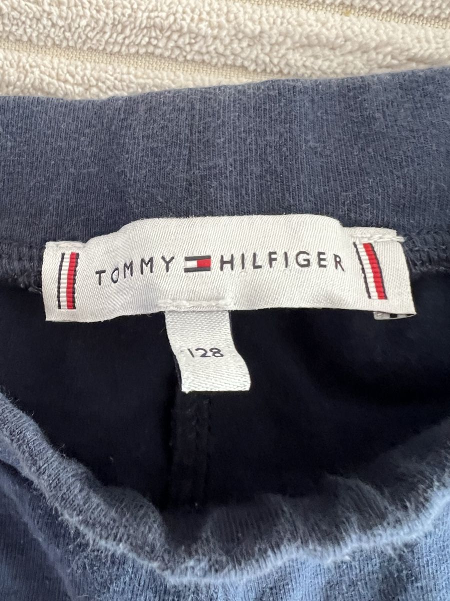Tommy Hilfiger Pantaloni: TOMMY HILFIGER KURZE HOSE 128 – Usato da Basel venduto da theo-g77 1