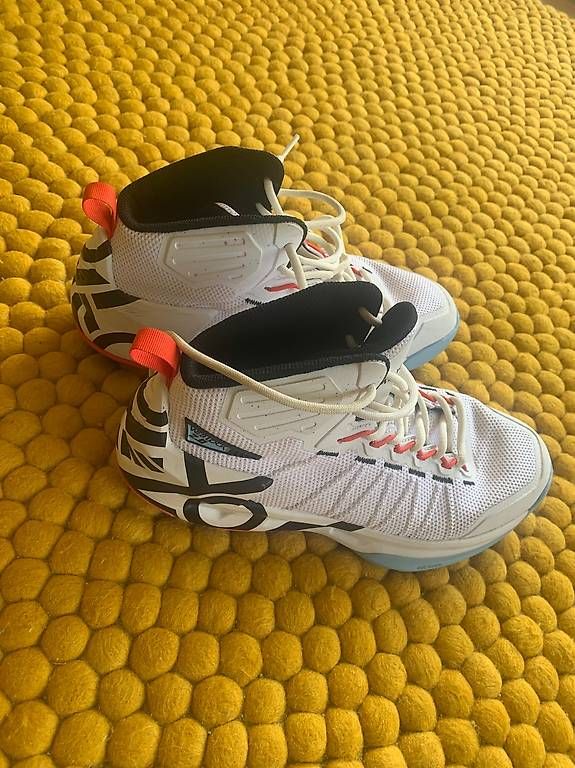 Herrenschuhe: Baskets Tarmak, T. 42 – Gebraucht aus Villars-sur-Glâne von Magdaka 1
