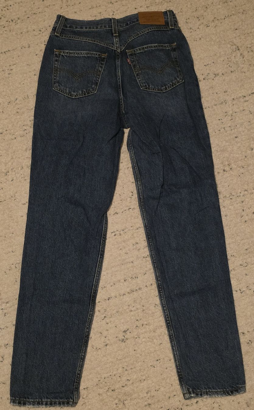 Levi's Jeans: Jean Levi's Mom Taille 26 – Nuovo (secondo la descrizione) da Vevey venduto da Renka2011 2