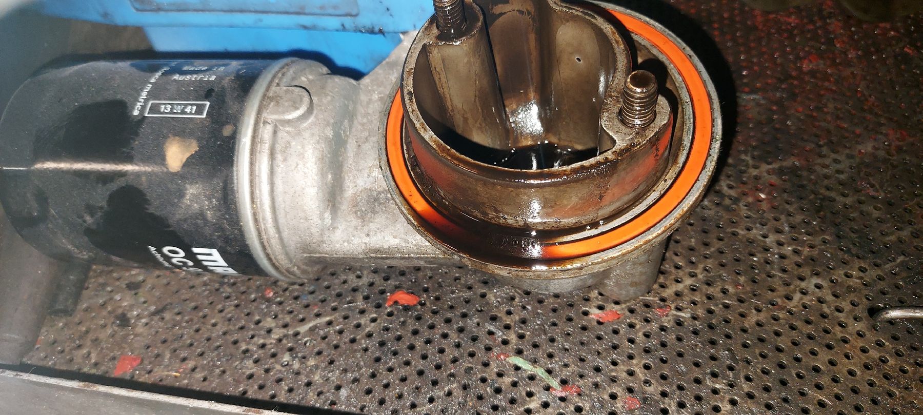 Tutti pezzi di ricambio auto: Smallblock Ölfilter adapter – Usato da Orpund venduto da Blau0000000002