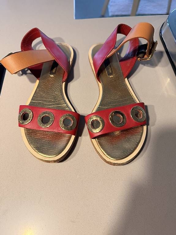 Damenschuhe: Orginal Louis Vuitton Sandale  – Gebraucht aus Zürich von rummelkind