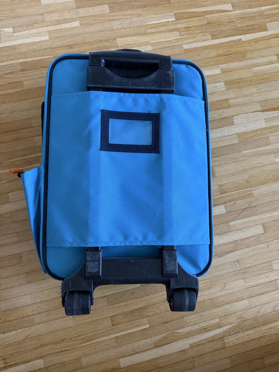 Valigie & Borse: Kinder Trolley Koffer Reisegepäck 20L – Usato da Zürich venduto da pluto124 1