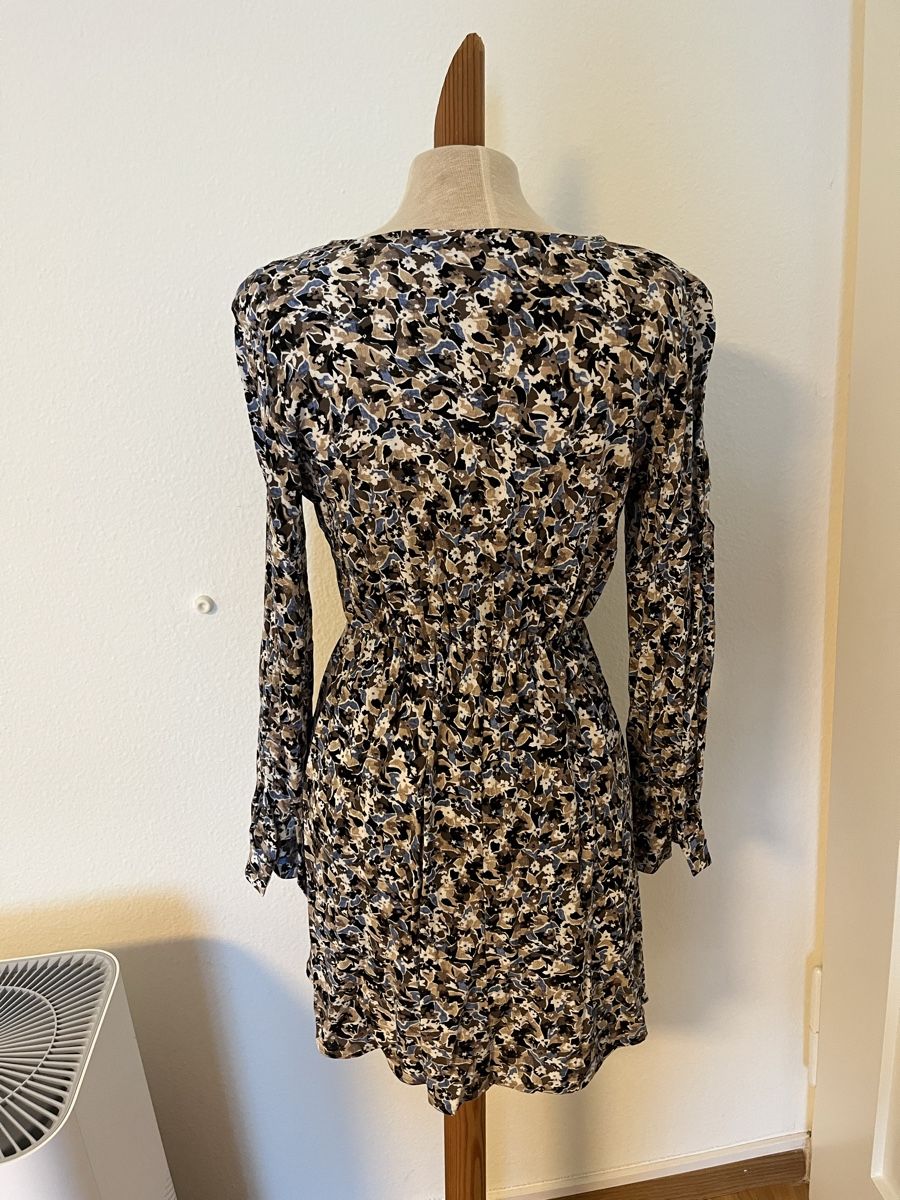 Vero Moda Kleider: Blumenkleid, Grösse XS/34 von Vero Moda – Gebraucht aus Zürich von Brobin 2