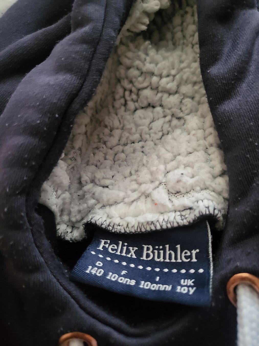 Felix Bühler Pulls et sweat-shirts: Kapuzenpullover Felix Bühler  – D'occasion à Jona par ramona024 2
