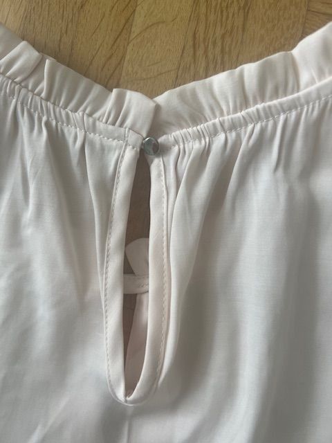Comma Blusen: "comma" Blüsli o. Arm Gr. M, NEU! – Neu (gemäss Beschreibung) aus Walenstadt von ricamul 5
