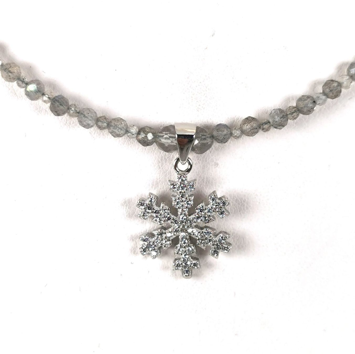 Catenine: Collier pierres Labradorites perles eau douce flocon Ag925 – Nuovo e nell'imballaggio originale da Préverenges venduto da AOP70 1