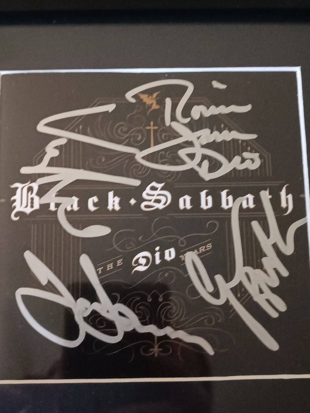 Autografi: Black Sabbath - handsigniertes CD Cover gerahmt – Usato da Menziken venduto da Artographs 1