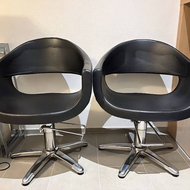 Divani: Vendo salone completo  – Usato da Roveredo GR venduto da ora_ykh7 4