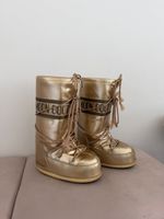 Moon boots