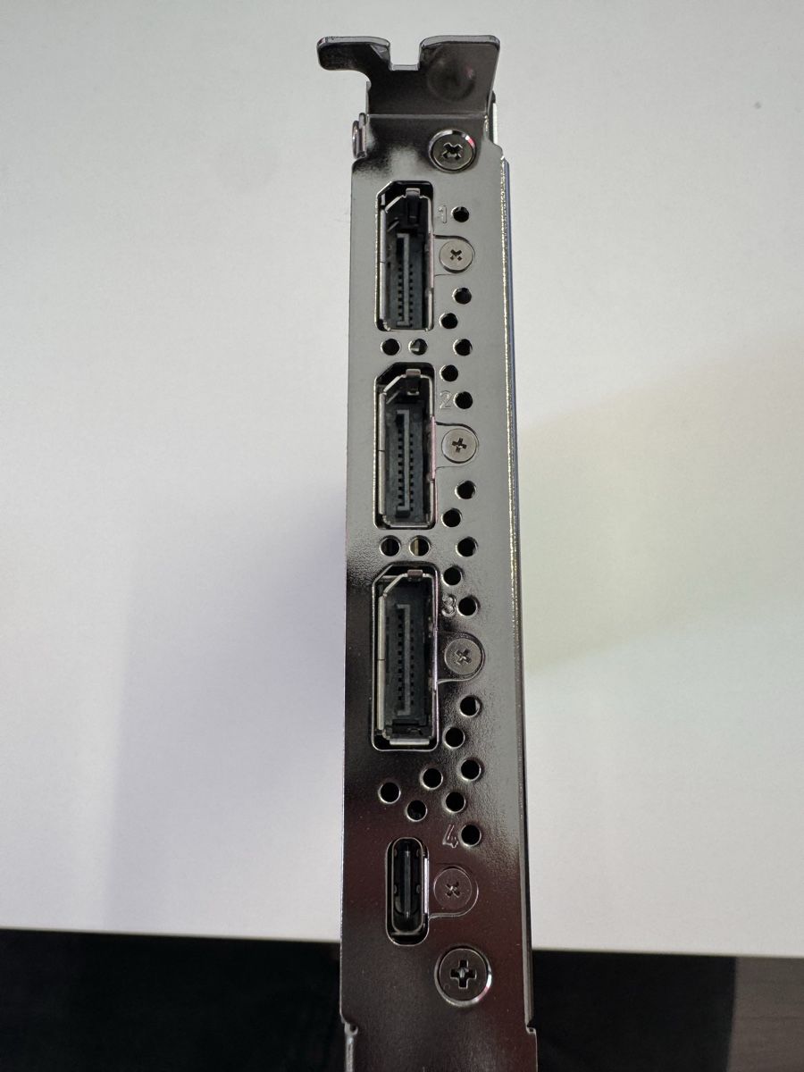 Nvidia Schede grafiche: Carte Graphique NVIDIA Quadro RTX 4000 – Nuovo (secondo la descrizione) da Châtel-St-Denis venduto da Browkse 3