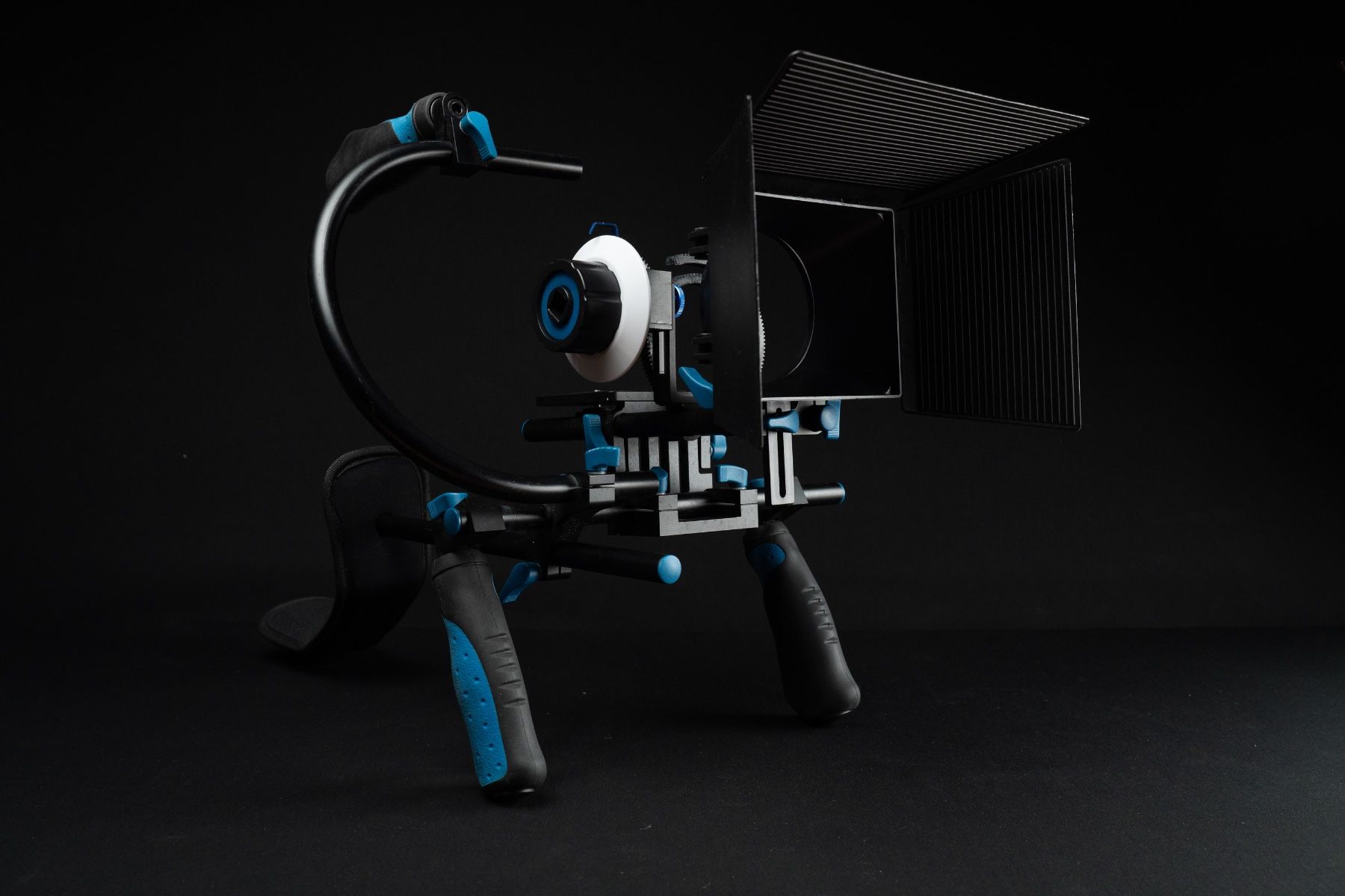 Camcorder: Shoulder Rig für Kameras mit Matte Box – Gebraucht aus Gossau SG von zitaka 2
